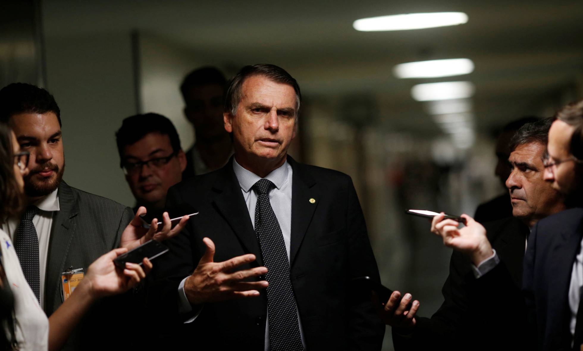 Opinião: Bolsonaro e seu estranho Deus das armas