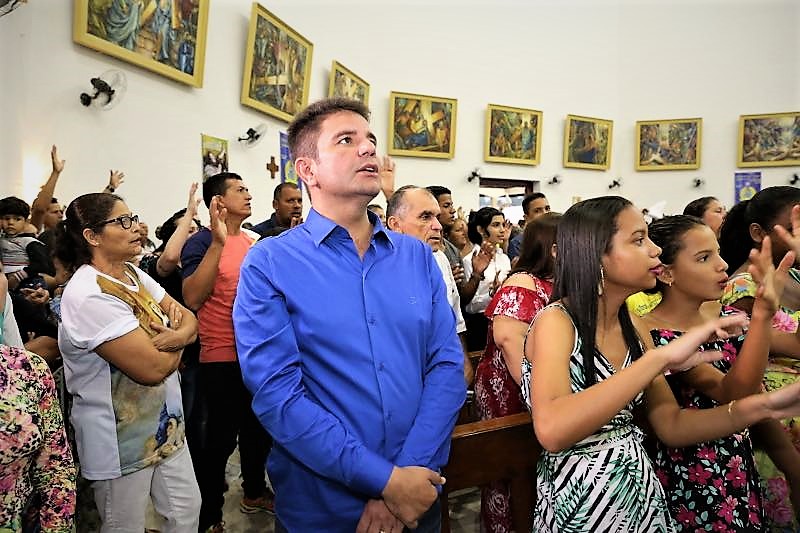 Gladson Cameli participa de Novenário em Cruzeiro do Sul e defende maior apoio ao evento