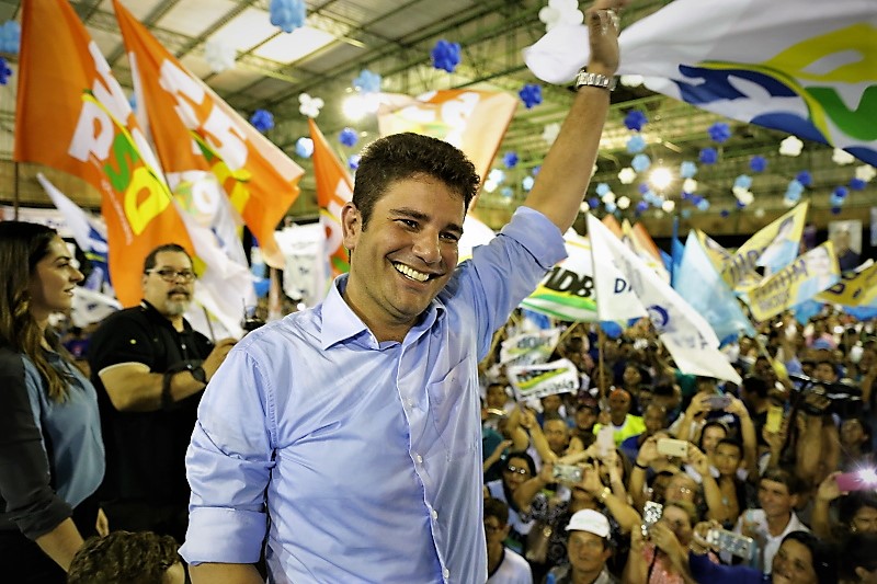 Convenção homologa candidatura de Gladson Cameli ao governo em ginásio lotado