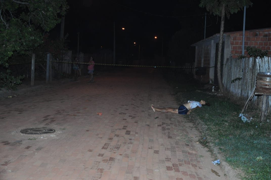 Mulher é assassinada a tiros em ramal da Vila Acre, no Segundo Distrito da Capital