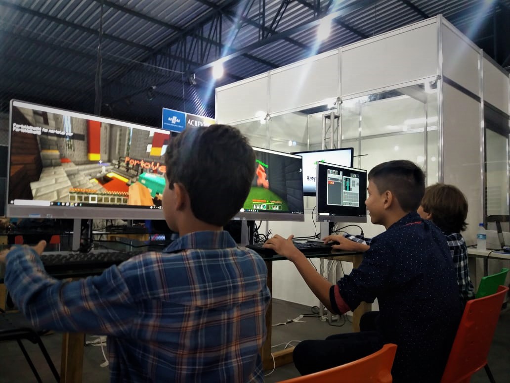 Sebrae-AC firma parceria com escola de tecnologia Happy Code na Expoacre 2018