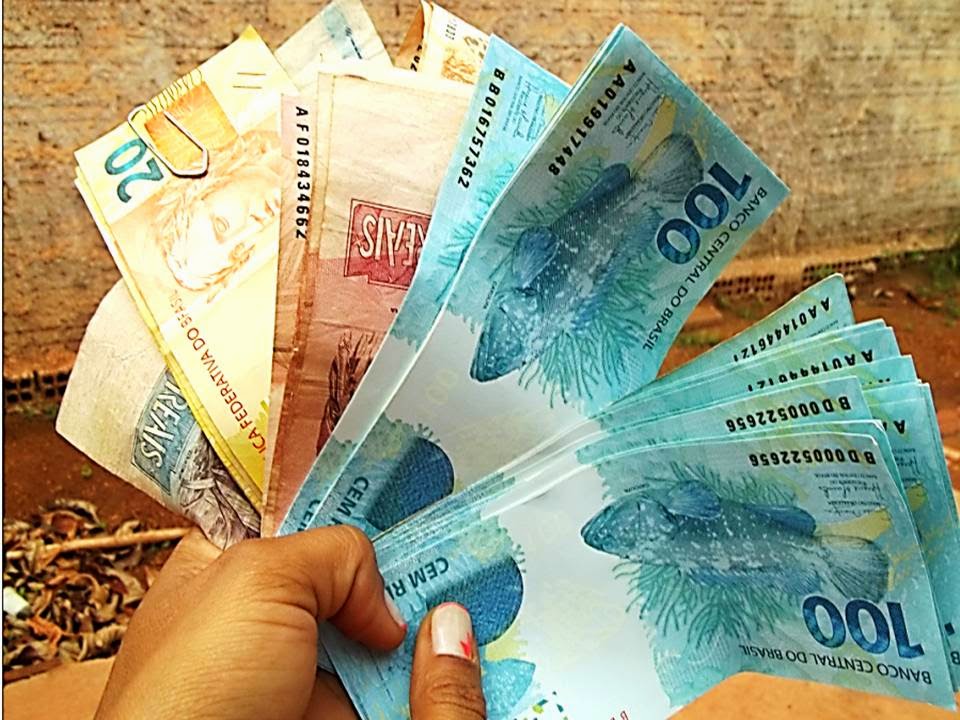 Aumento: salário mínimo poderá passar de R$ 998 para R$ 1.040 em 2020