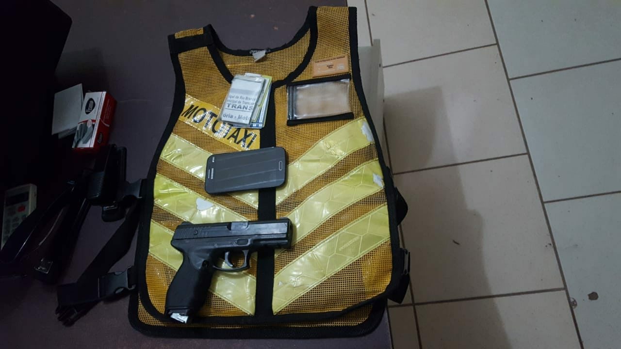 Homem é linchado após assaltar mototaxista e tentar roubar posto de gasolina com arma de brinquedo