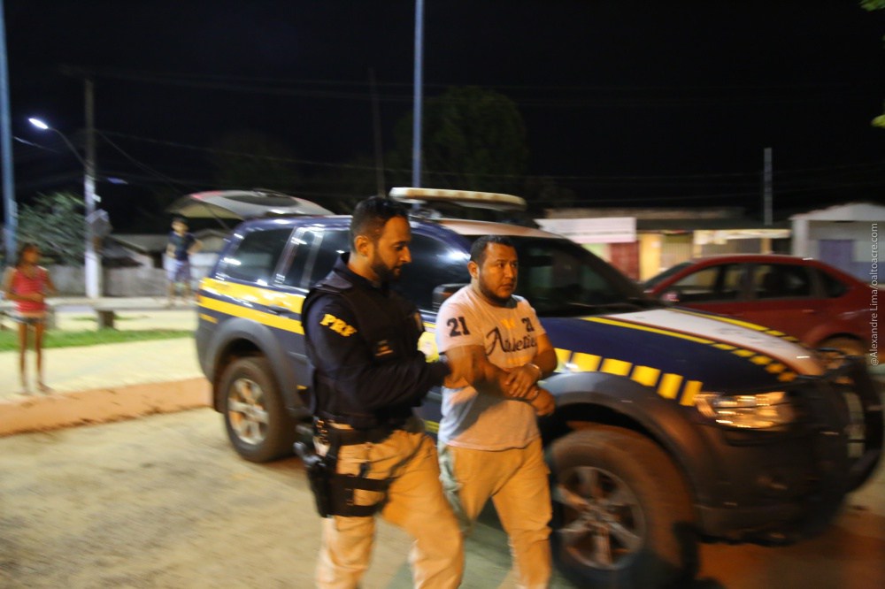 Tráfico: Peruano é preso em táxi tentando chegar em Rio Branco com cocaína