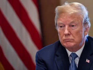 Após vazamento de gravação, Trump chama ex-assessora de ‘cadela’