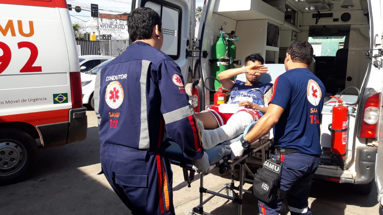 Homem sofre tentativa de homicídio enquanto caminhava por rua na Baixada da Sobraldes