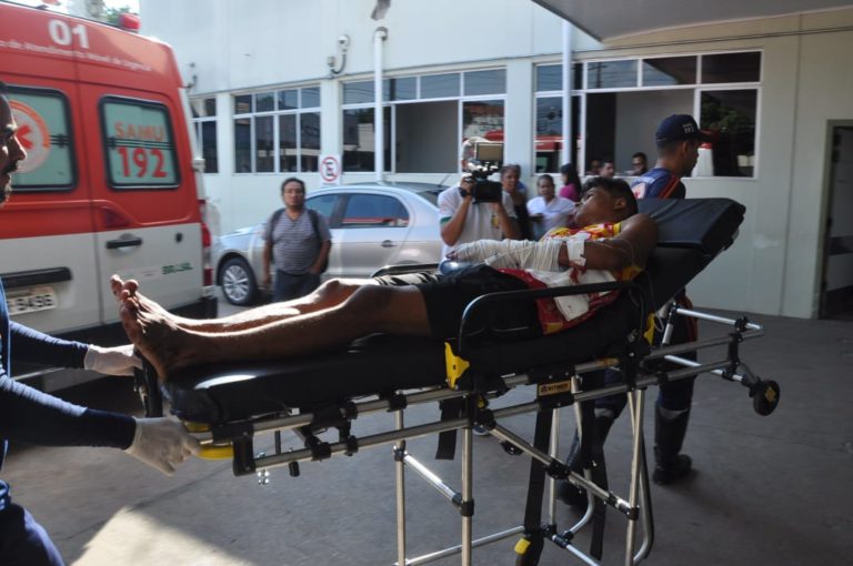 Tio e sobrinho são atingidos com tiros em lava jato no bairro Canaã, em Rio Branco