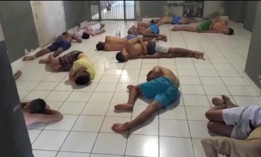 Gravação mostra supostos detentos da capital ‘agonizando’ após greve de fome em presídio