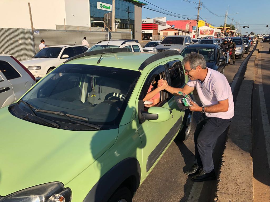 Liderando a corrida para Senado, Jorge Viana mantém sua campanha na rua