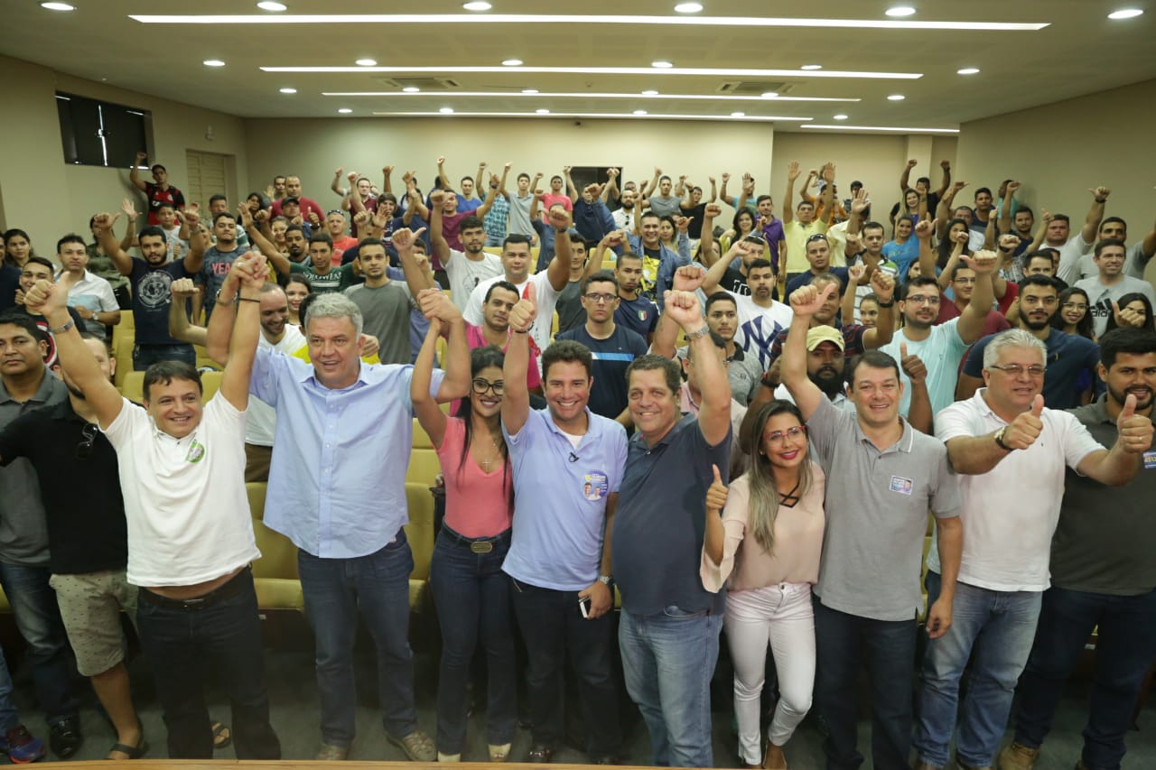 Gladson e Rocha firmam compromisso pela mudança com concursados das Polícias Civil e Militar