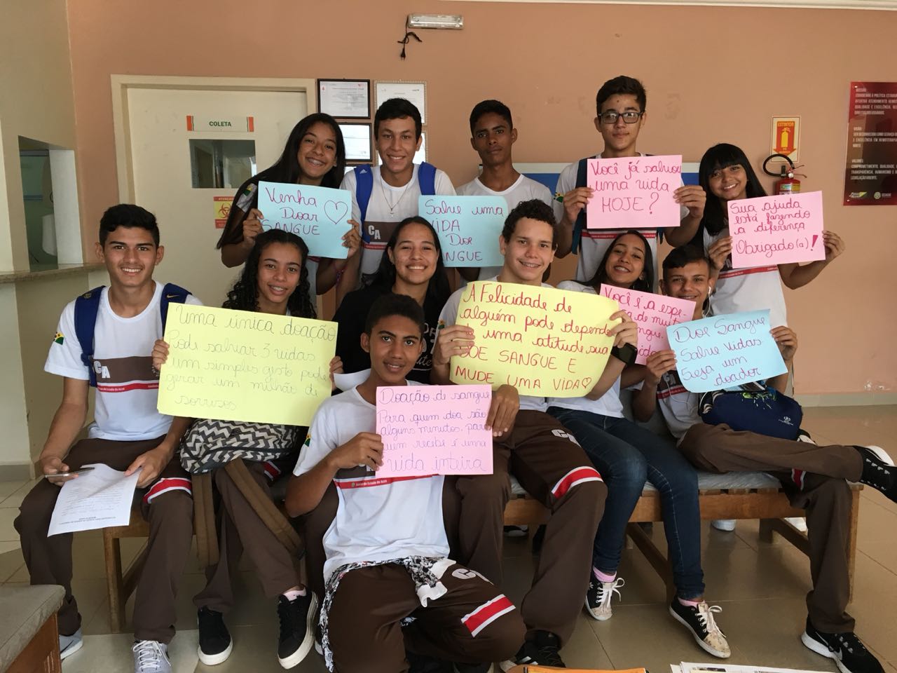 Alunos do Colégio Acreano realizam ações de cunho social em gincana escolar