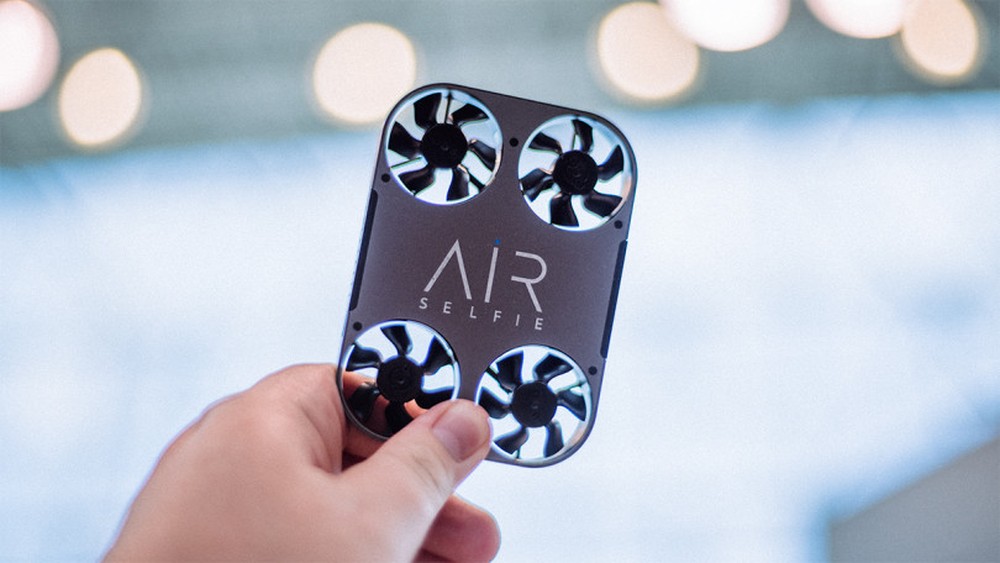 Mini drone cabe no bolso e faz selfies perfeitas; conheça