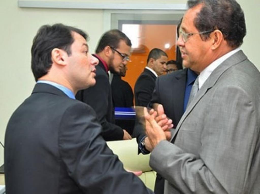 Roberto Duarte afirma que Eduardo Farias esta engavetando seus projetos na Câmara Municipal
