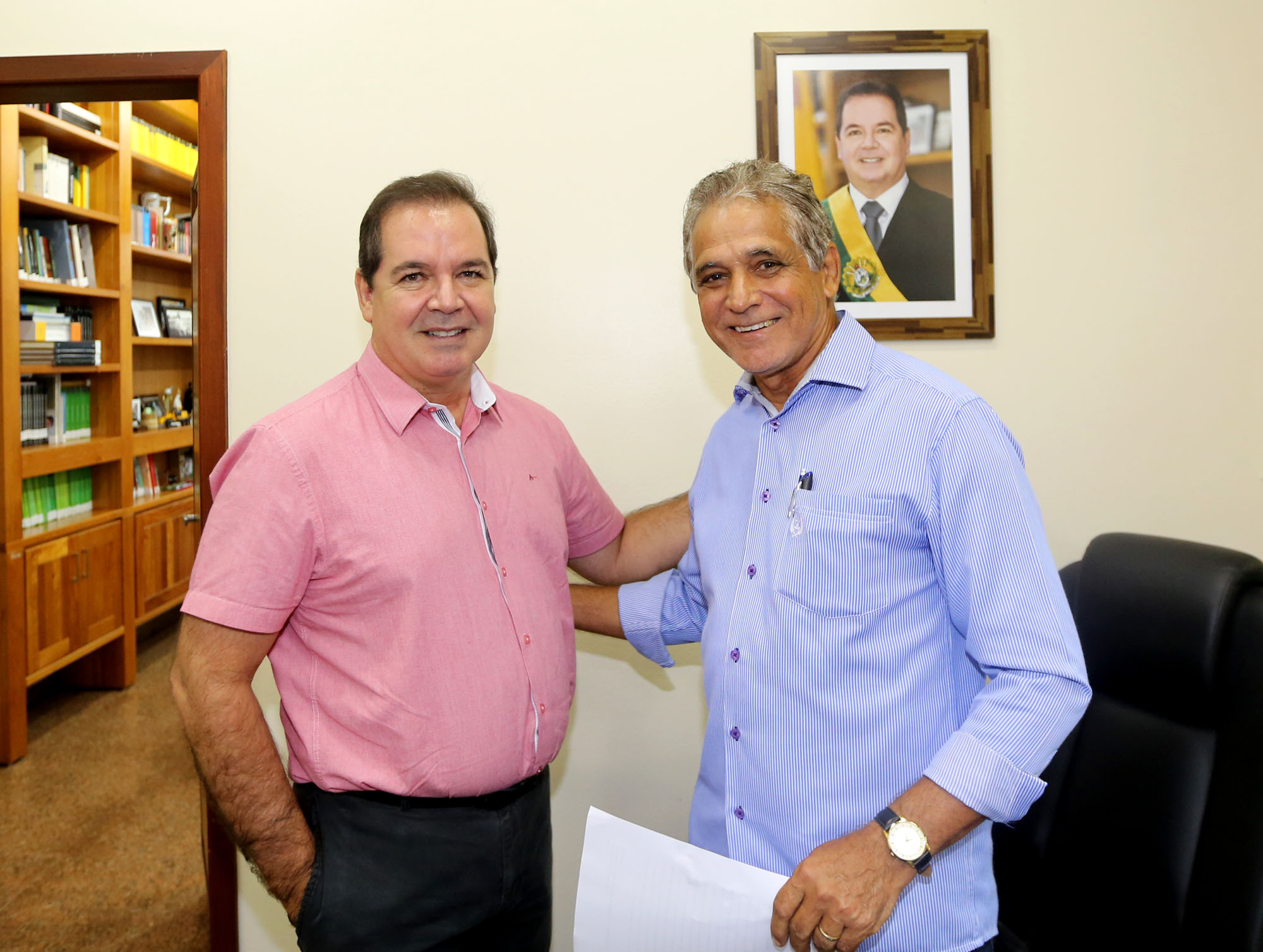 Tião exonera esposa e filhos de ex-deputado que participou da convenção partidária de Cameli