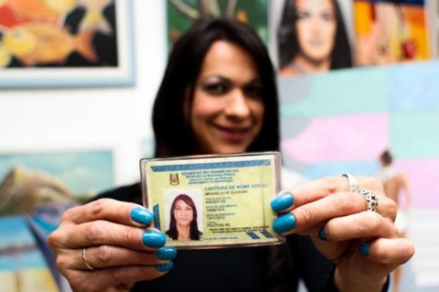 STF confirma que transexual pode alterar registro civil sem cirurgia