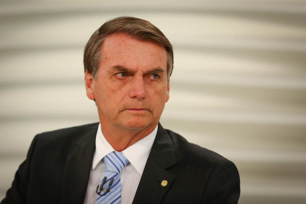 Bolsonaro evolui bem após nova cirurgia, diz boletim médico