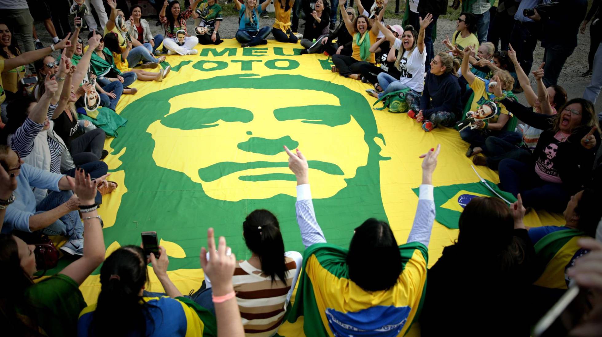 Opinião: “Enquanto pastores evangélicos apoiam Bolsonaro, cúpula católica lava as mãos”