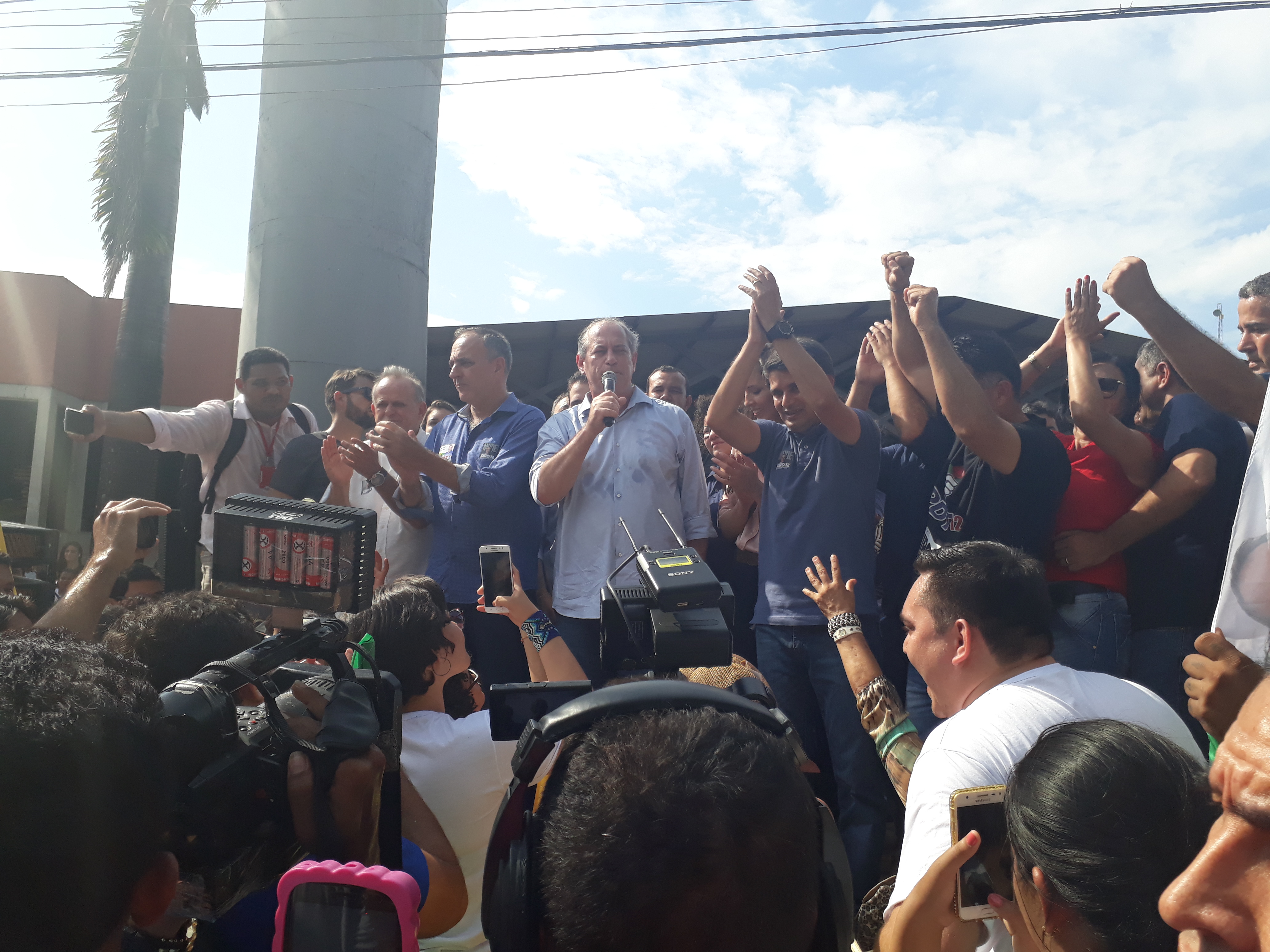 No Acre, Ciro Gomes critica Dilma, Temer e repete que vai limpar o nome dos brasileiros no SPC