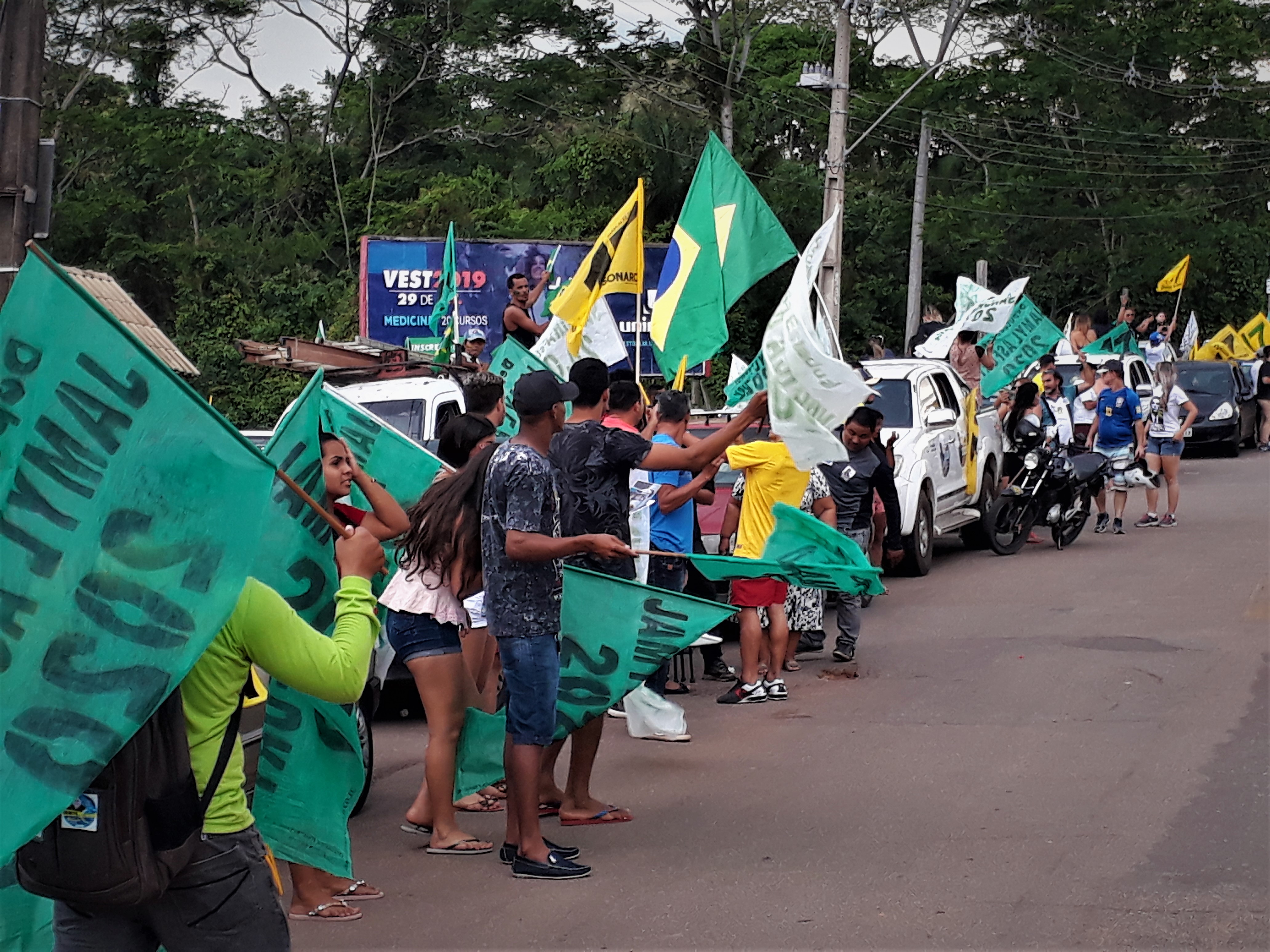 Carreata pró-Bolsonaro liderada por Ulysses Araújo reúne mais de 8 mil pessoas neste sábado