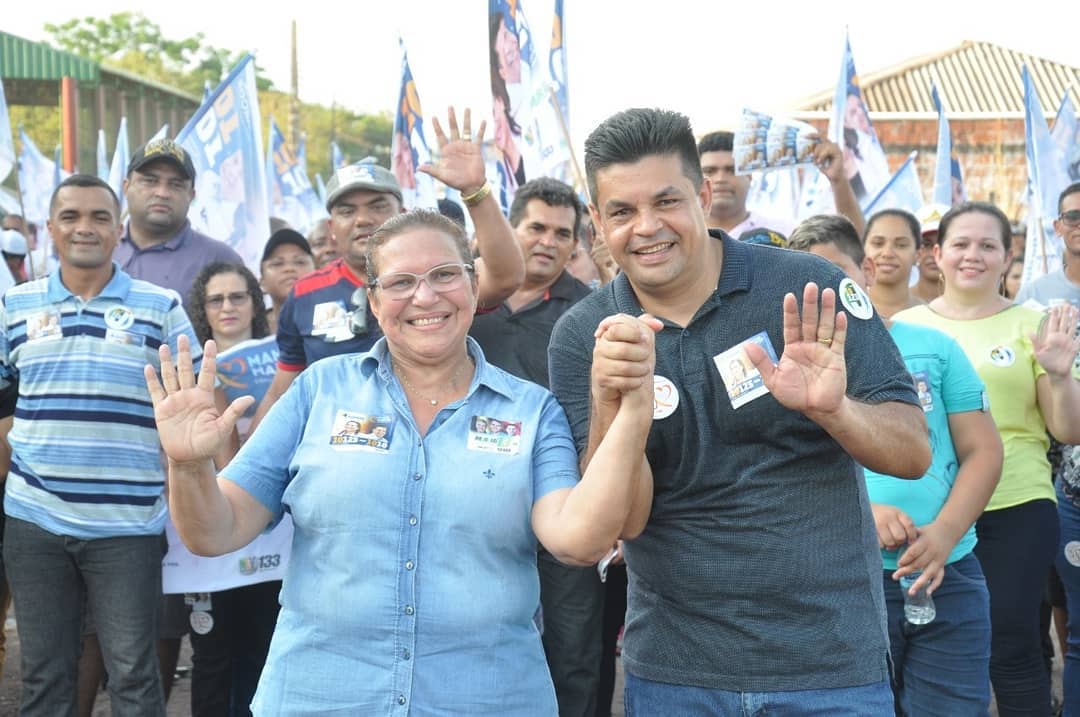 Manuel Marcos e Doutora Juliana reforçam compromisso com moradores do bairro Esperança
