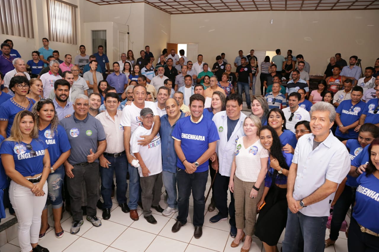 “Vamos mudar para melhorar a vida das pessoas”, diz Gladson em encontro com engenheiros