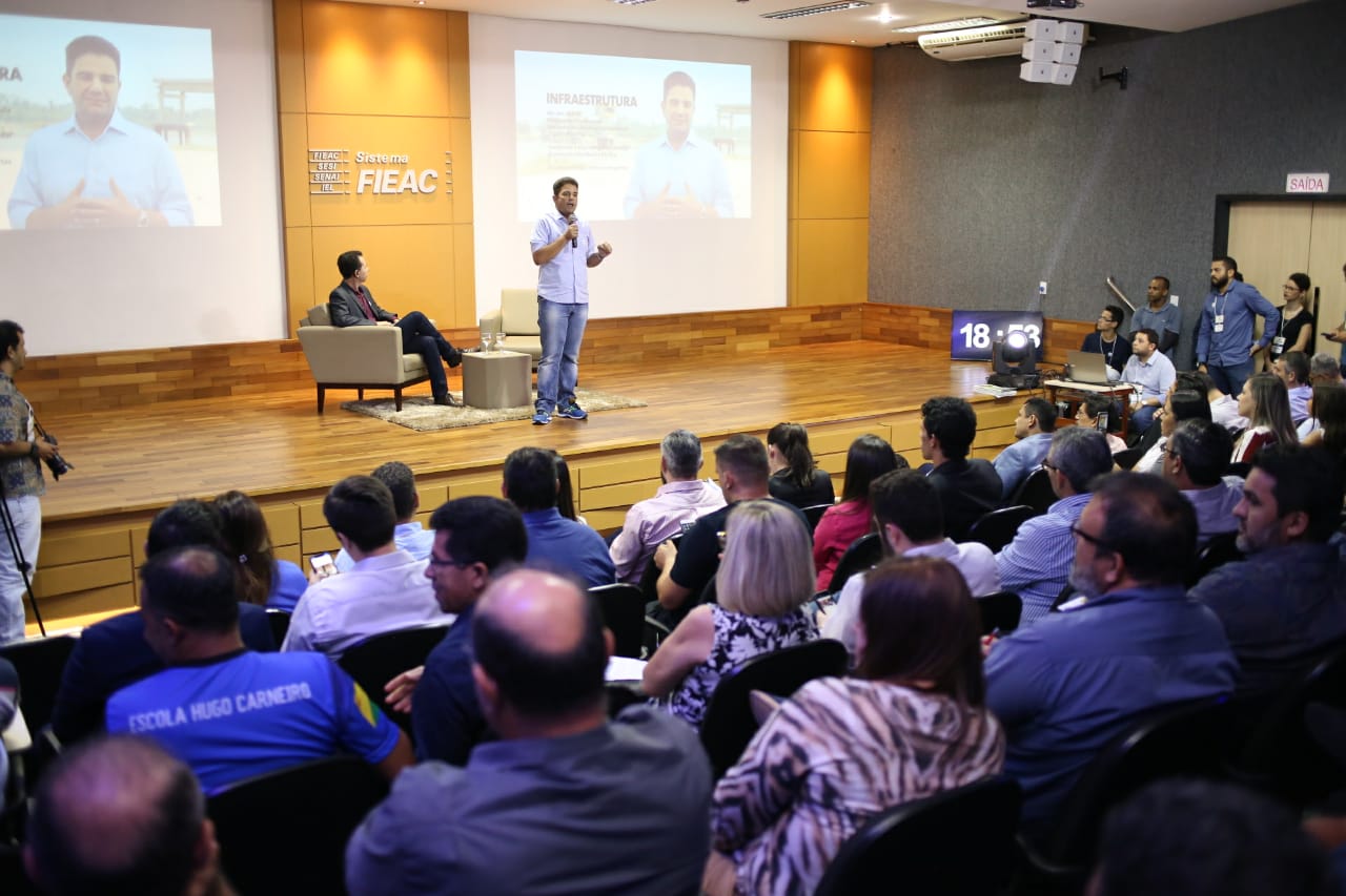 Cameli garante governo para as pessoas ao participar do Fórum de Desenvolvimento Acre 2050
