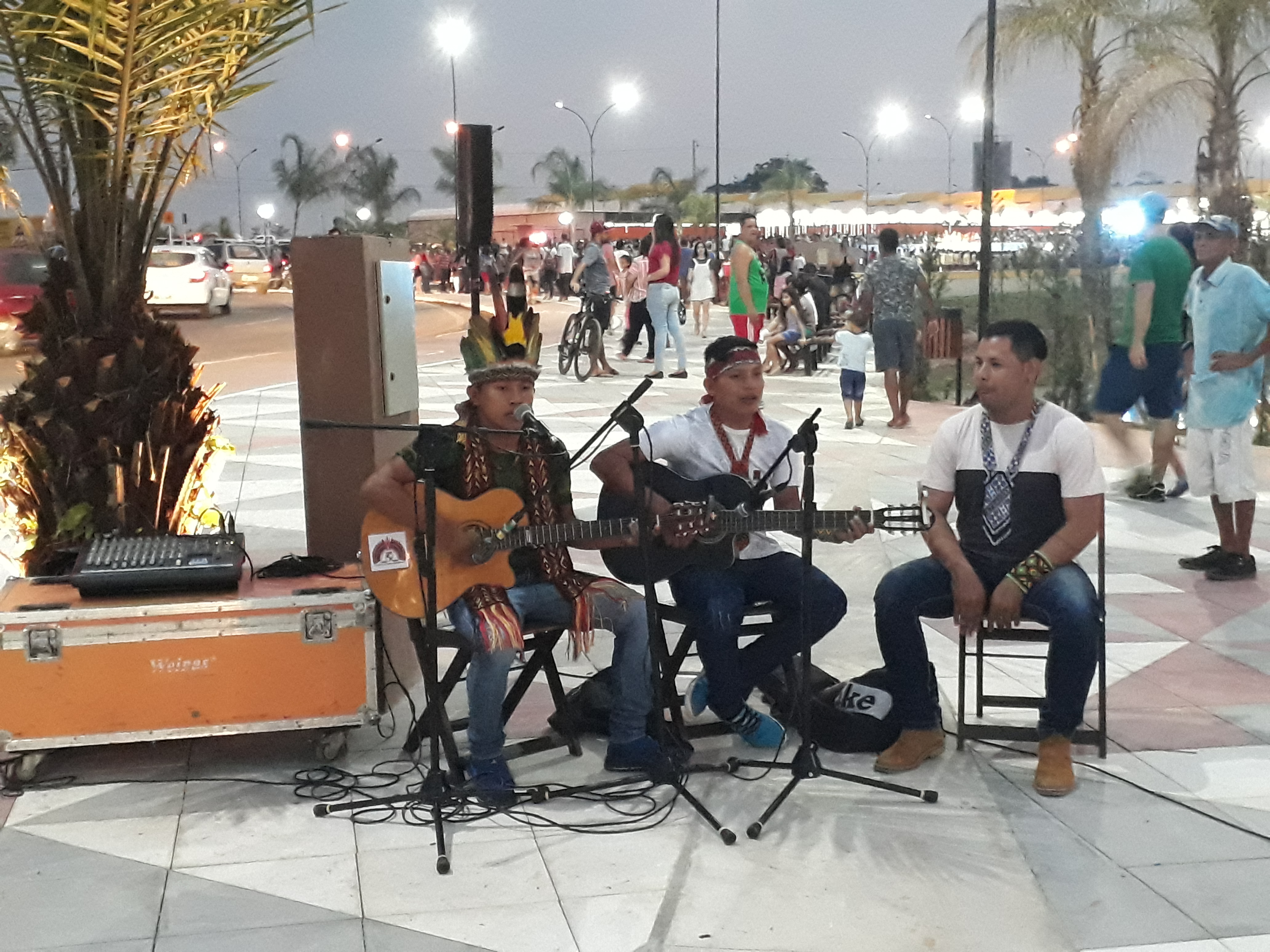 “Enquanto a oposição propaga o ódio, nós falamos de amor”, diz Tião Viana durante inauguração