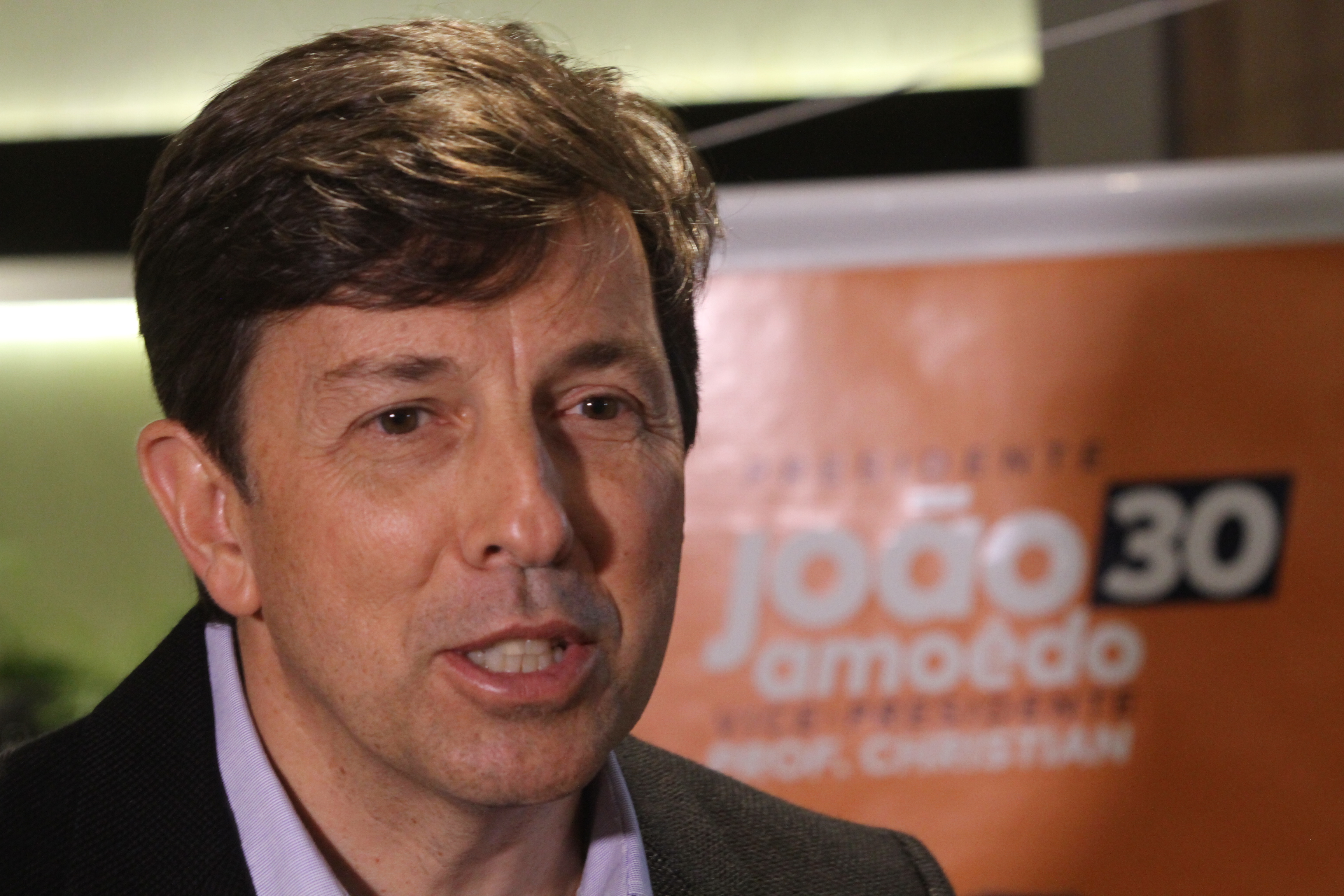 Teria muita dificuldade em apoiar Haddad ou Bolsonaro, diz Amoêdo