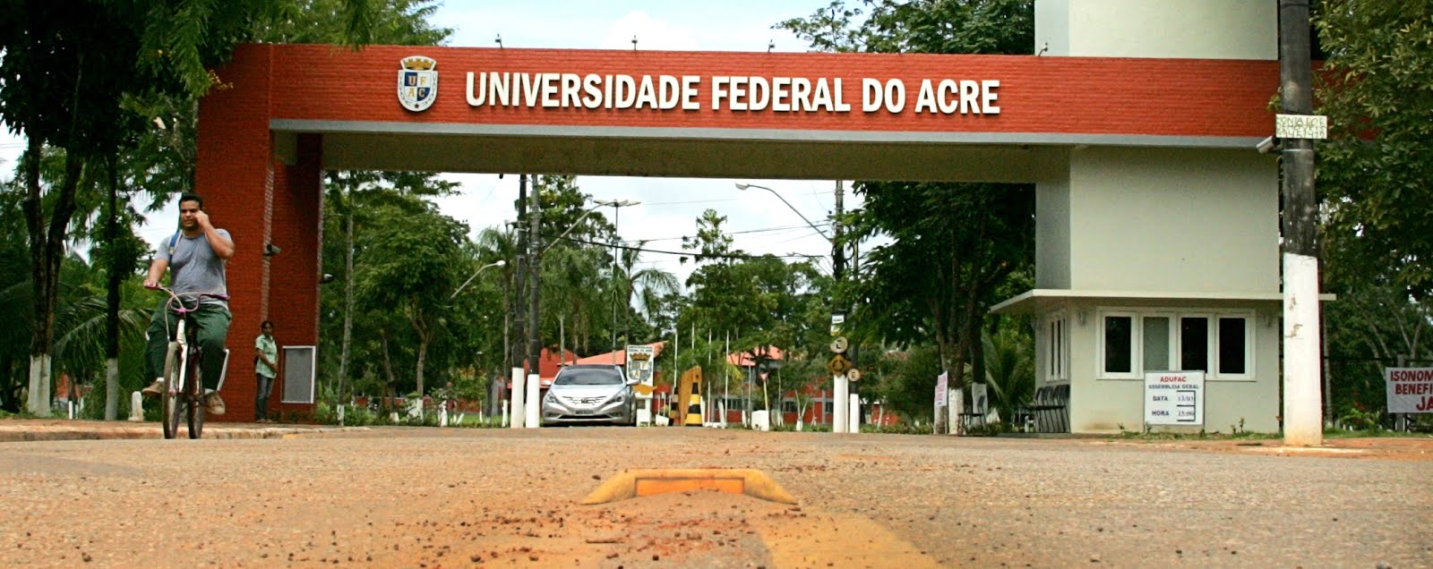 Idiomas Sem Fronteiras oferece cursos presenciais gratuitos de inglês na Universidade Federal do Acre