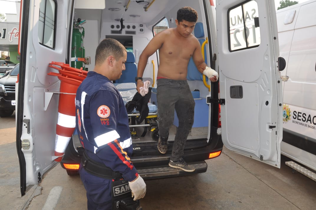 Briga de faca termina com dois feridos, no bairro Manoel Julião