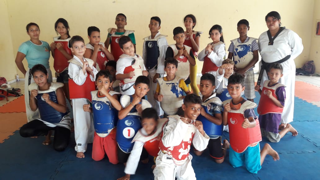 No Acre, irmãs pedem ajuda para levar alunos de Taekwondo para competição em Minas Gerais