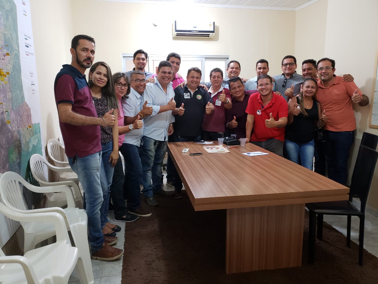 Executiva do PTB decide aguardar até terça-feira para decidir candidatura de Charlene
