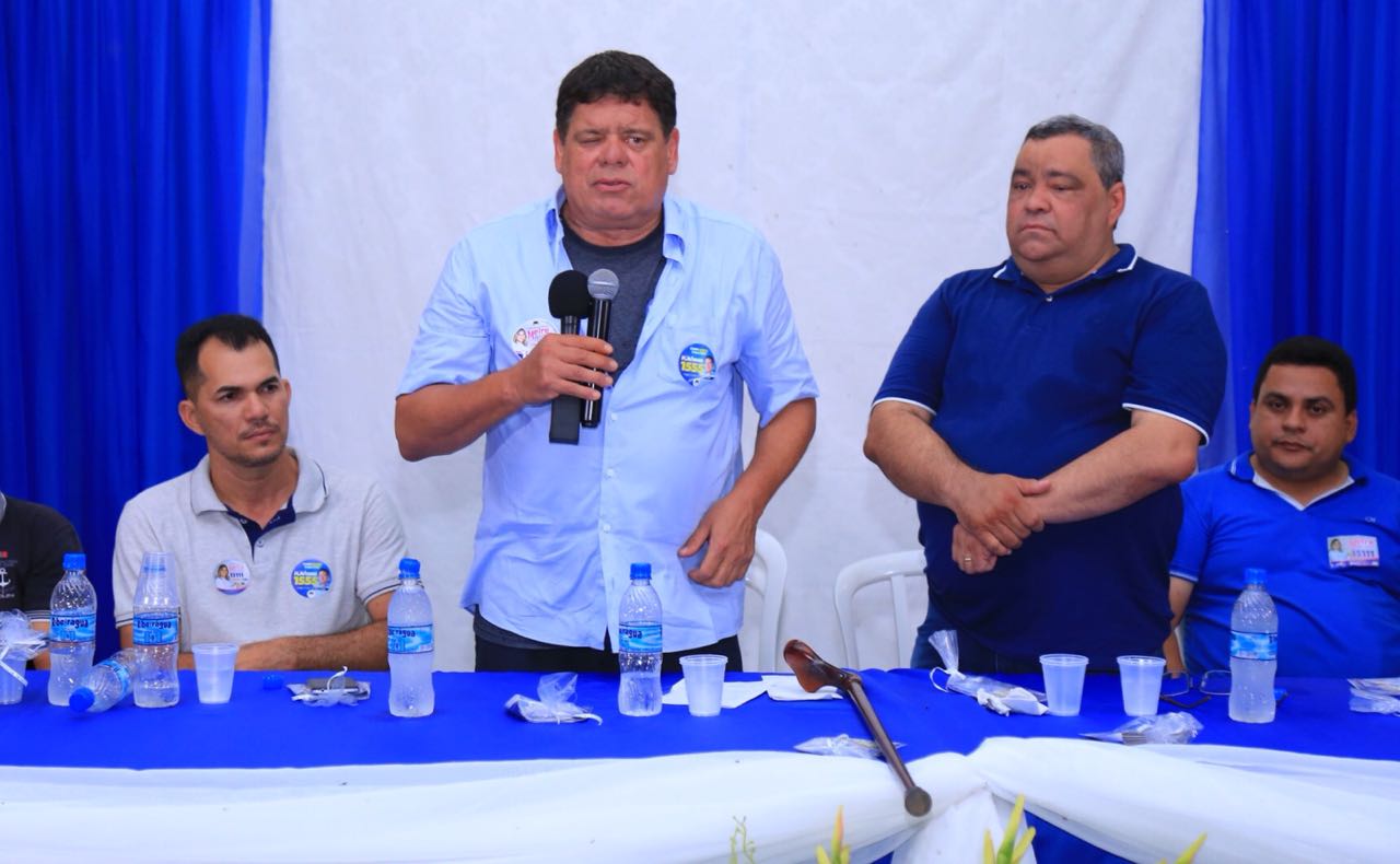 Deputado federal Flaviano Melo é recebido por grande bandeiraço em Sena Madureira