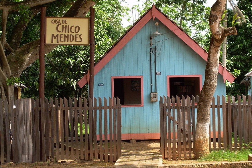 Além de pensão, familiares de Chico Mendes recebem quase 400 mil ao ano por aluguel de casa