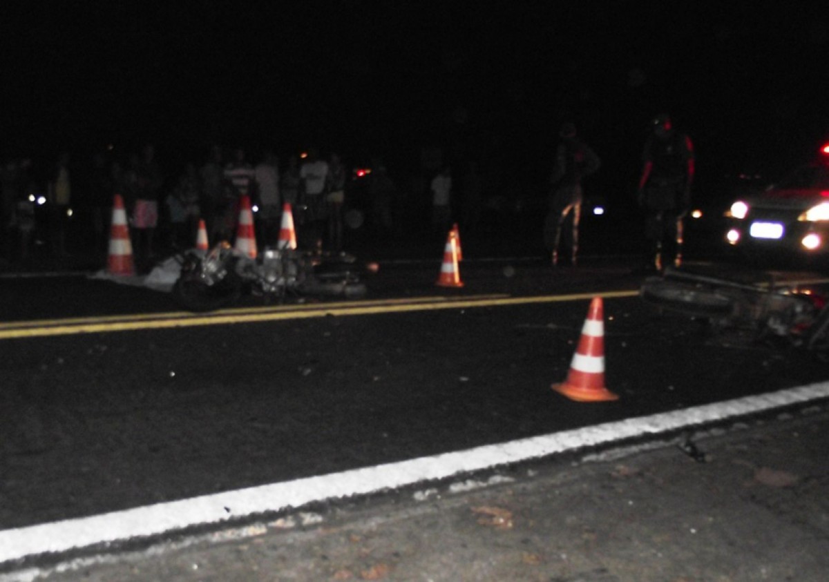 Acidente entre duas motos deixa um morto e dois feridos na Baixada da Sobral