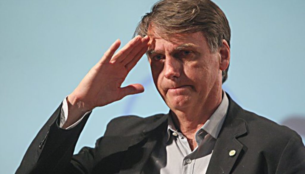Boletim médico diz que Bolsonaro está consciente e com boa condição clínica