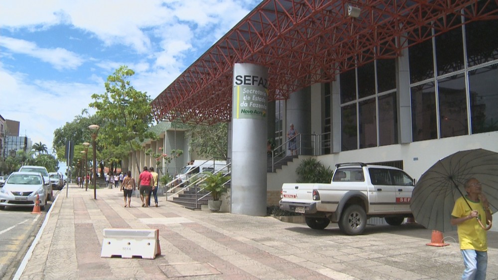 Para fazer caixa, Tião Viana dá desconto de 90% no pagamento de imposto atrasado