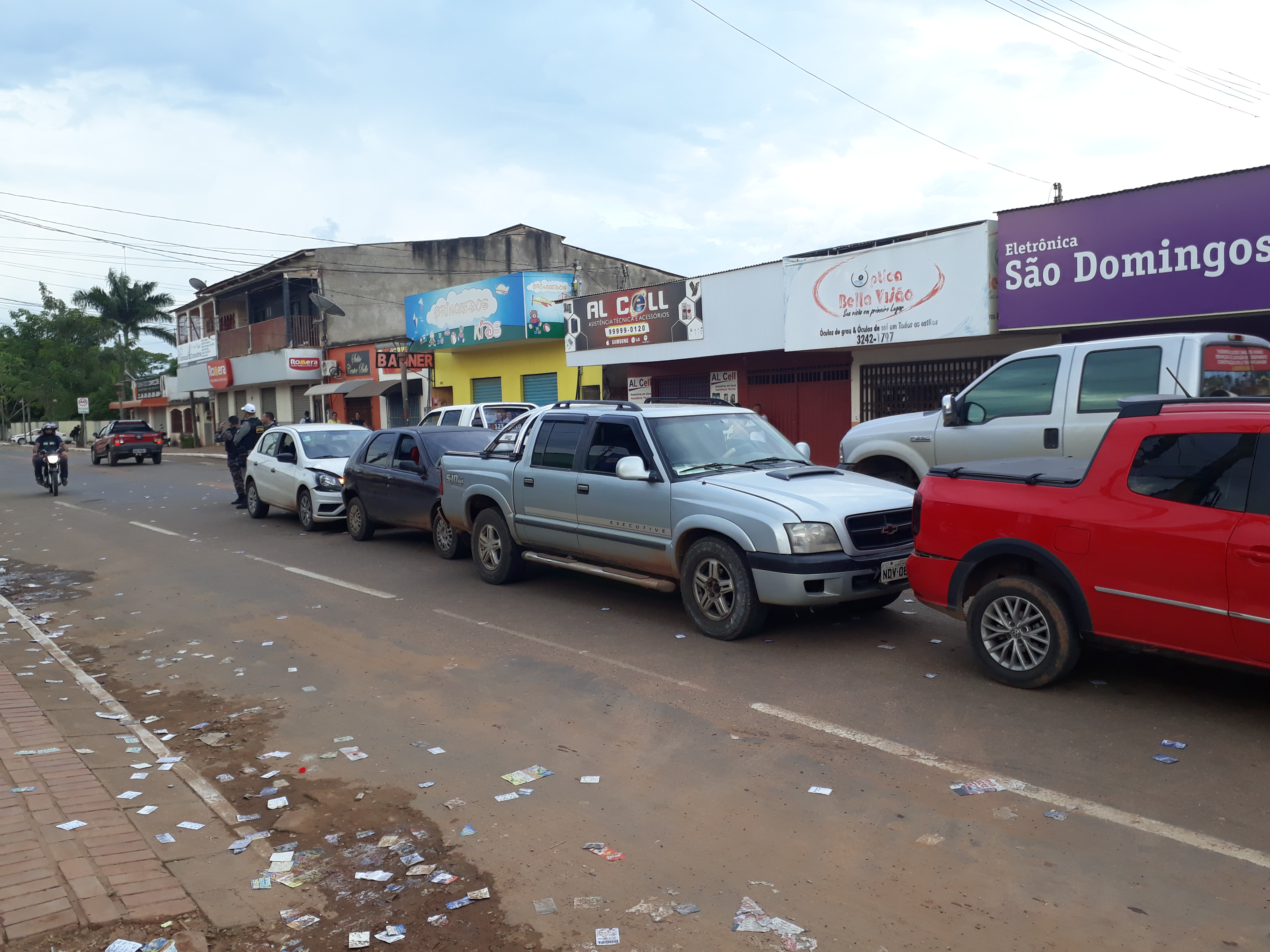 Acidente envolvendo quatro veículos causa transtorno no trânsito da Baixada da Sobral