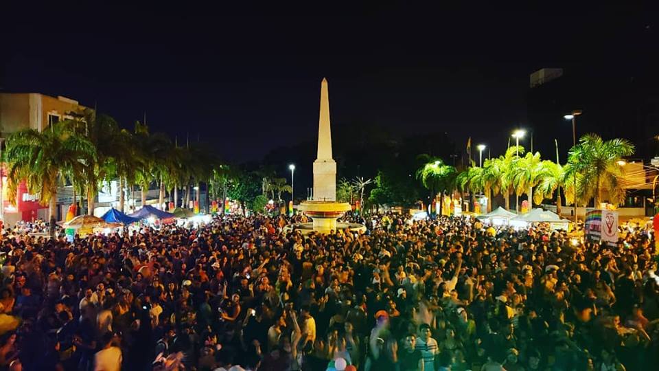 Cerca de 5 mil pessoas prestigiam Parada do Orgulho LGBT, no Centro de Rio Branco