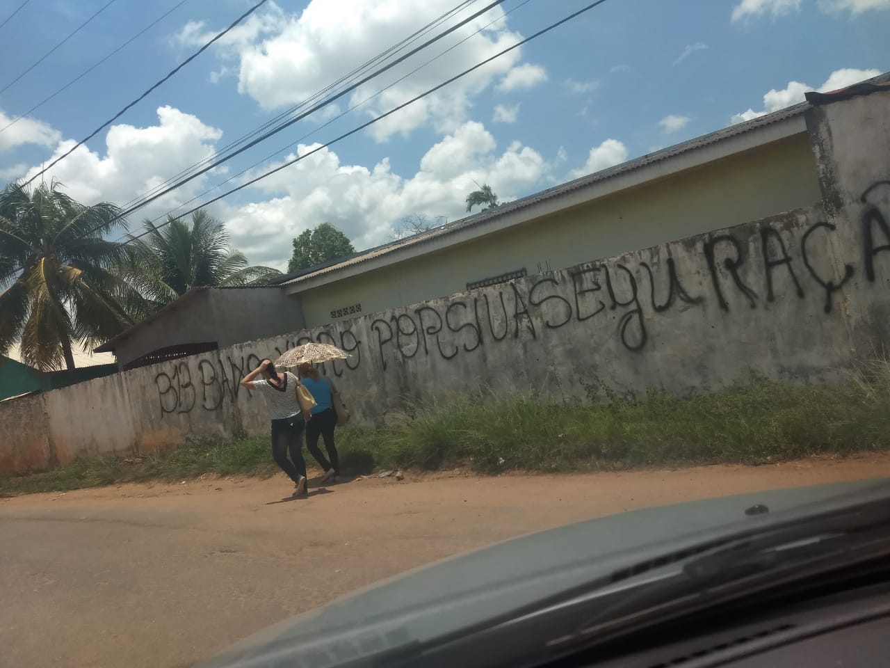 “B13: baixe o vidro para sua segurança”, diz aviso de facção que tenta controlar acesso ao Recanto dos Buritis