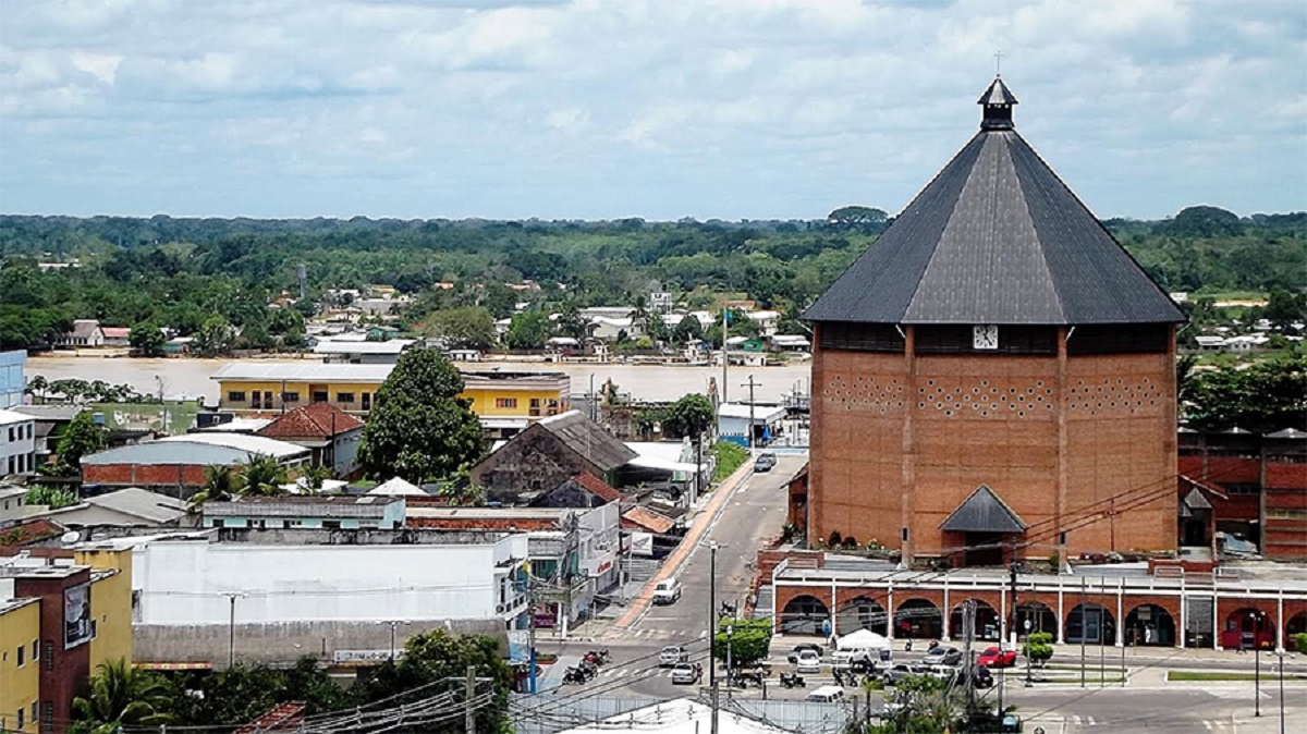Prefeitos terão de demitir servidores e crise tende a se agravar nas cidades do interior do Acre