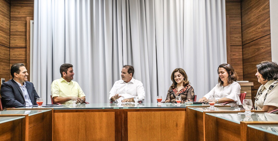 Após encontro com Gladson Cameli, Tião Viana é elogiado pelos seguidores nas redes sociais