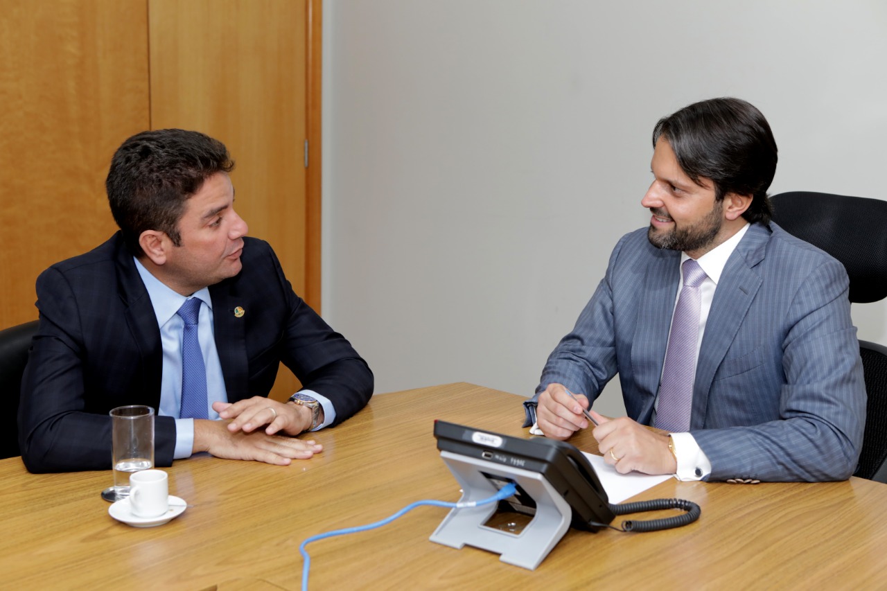 “Estou determinado para reconstruir o Acre”, diz Gladson em ministérios em Brasília