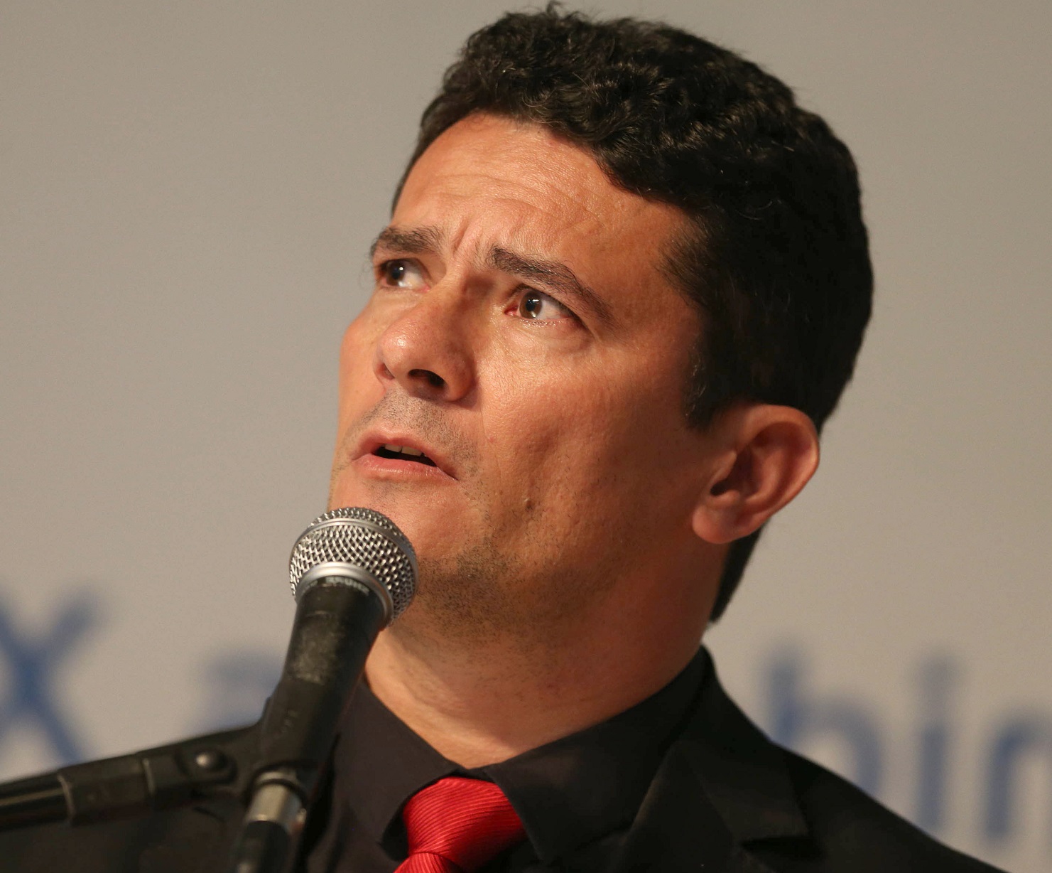 Bolsonaro diz no JN que pretende convidar juiz Sérgio Moro para Ministério da Justiça