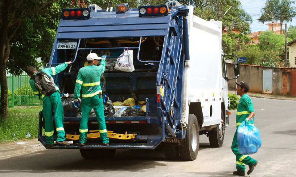 Prefeitura de Cruzeiro do Sul cobra R$ 25 por taxa de lixo e moradores poderão ir para o SPC se não pagarem