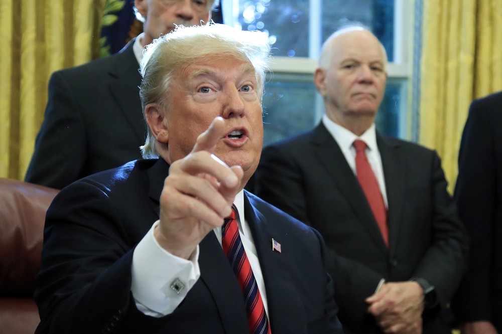 Trump diz que vai trabalhar com Bolsonaro nas áreas do comércio e das Forças Armadas