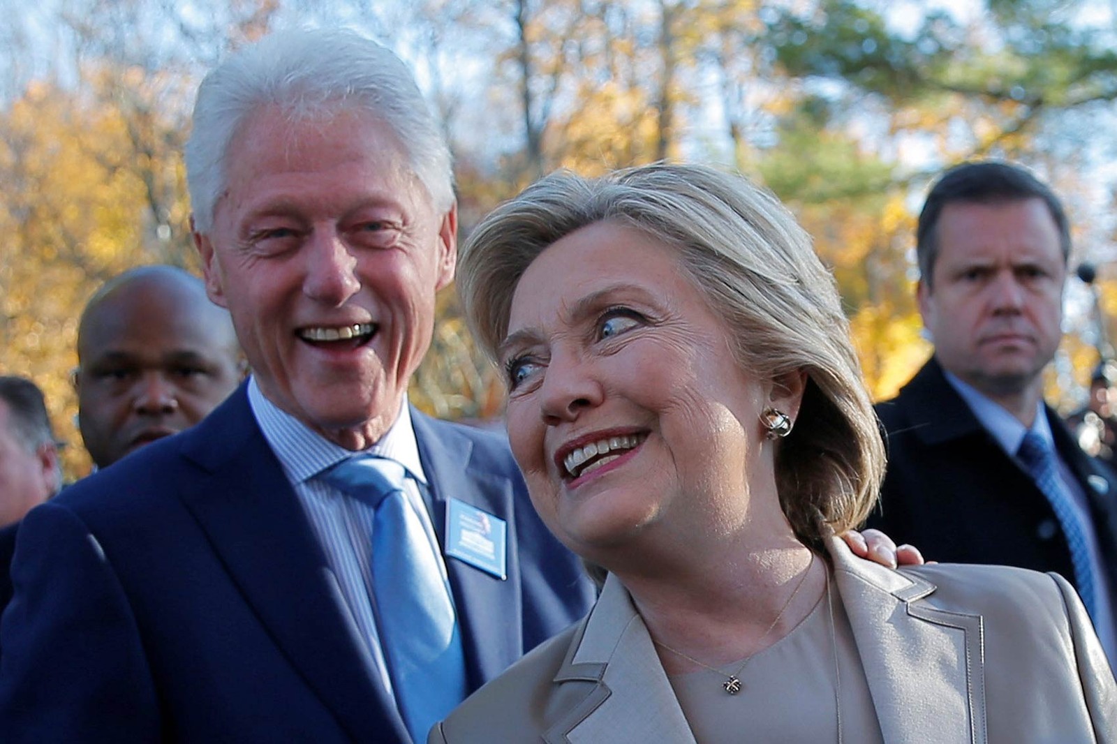 Pacote com suposto explosivo é encontrado na casa de Hillary e Bill Clinton