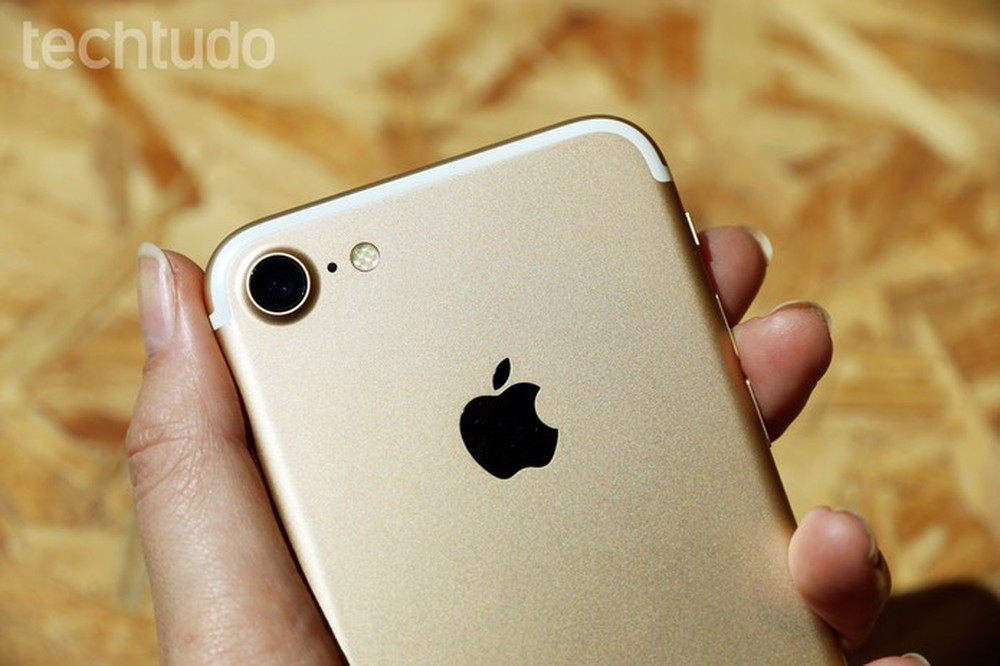 Usuários de iPhone têm um mês para trocar bateria com desconto