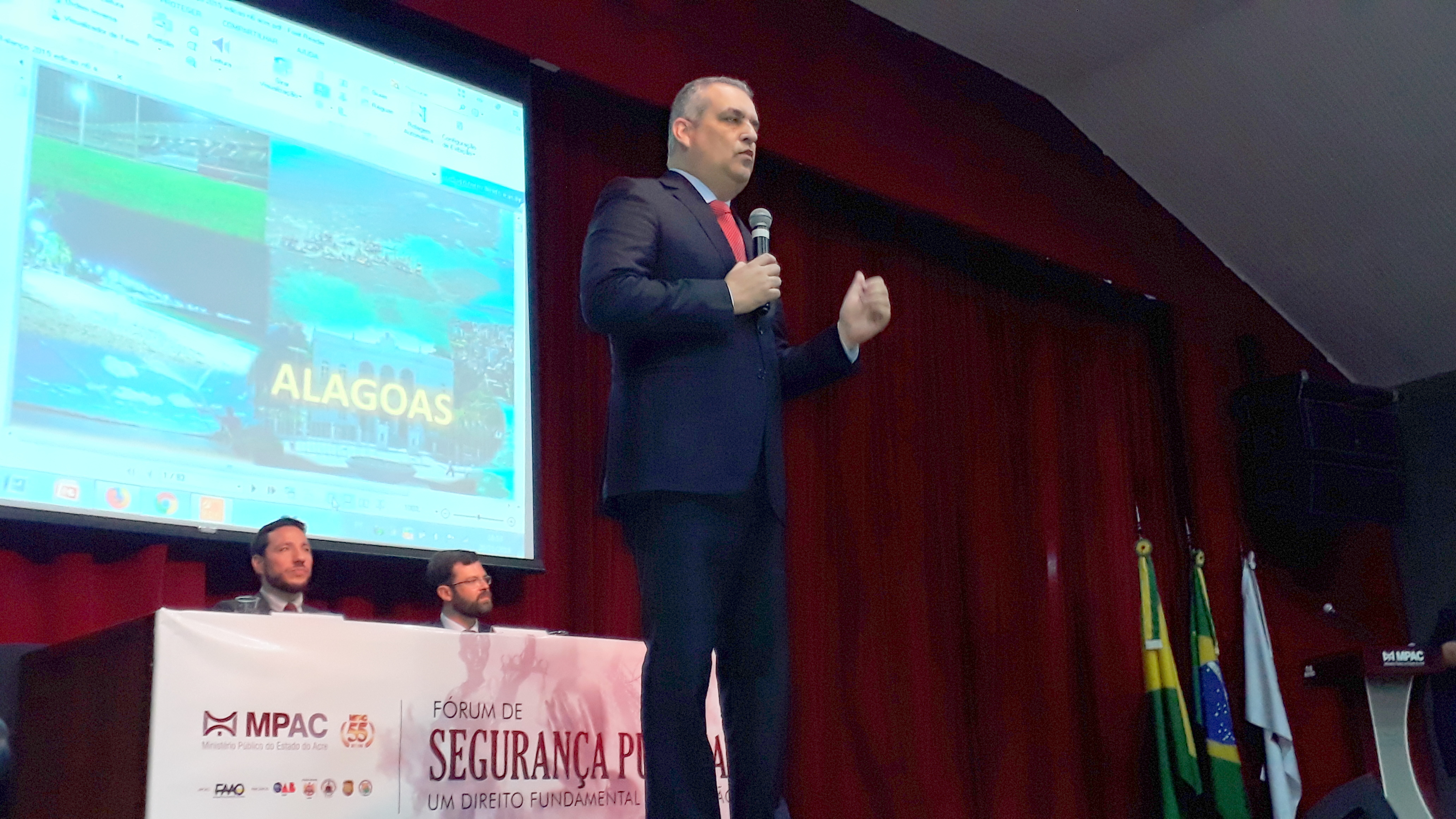 “Prefiro ver um milhão de bandidos mortos, do que um policial morto em missão”, diz procurador