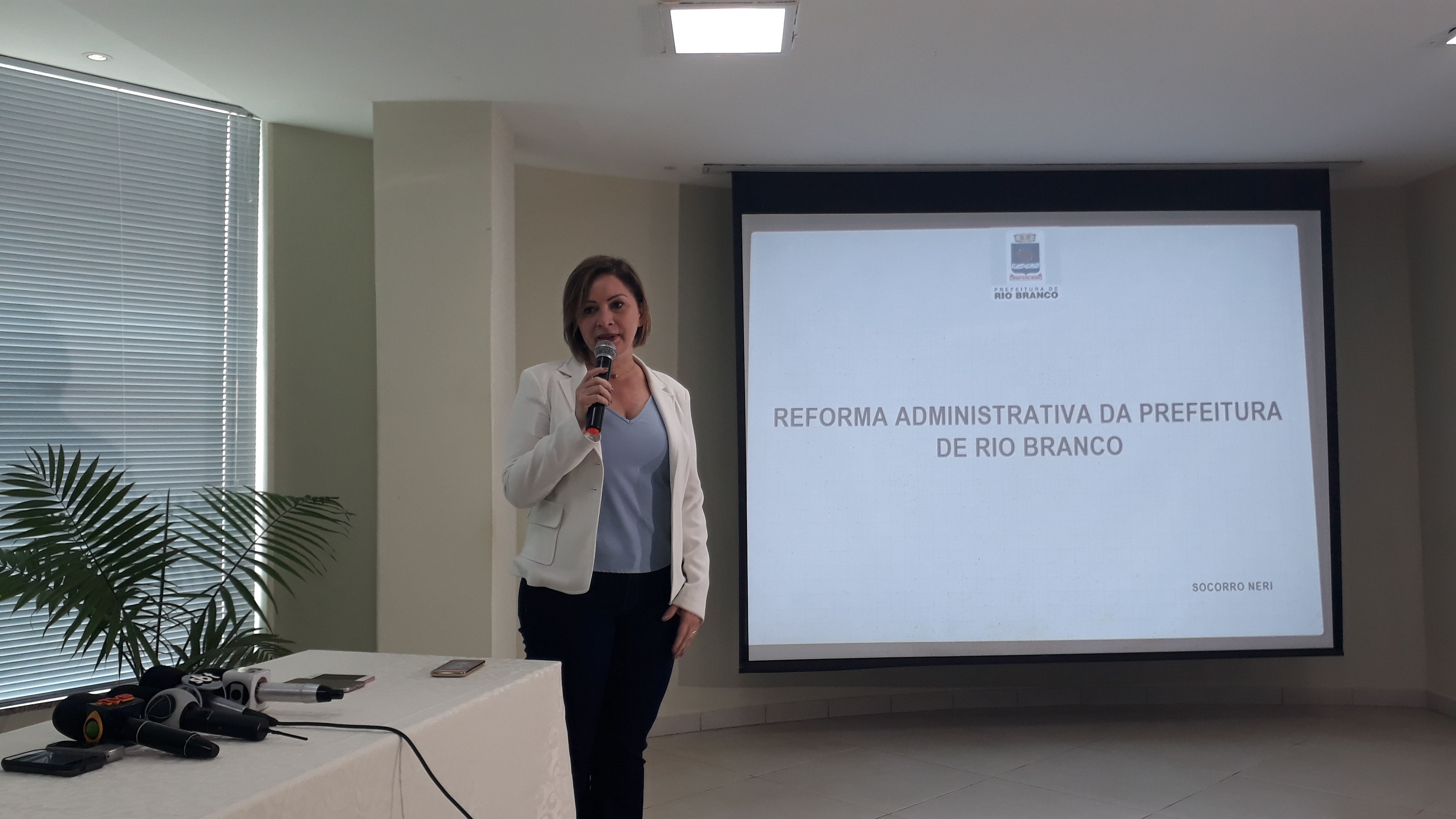 Socorro Neri vai extinguir 12 órgãos municipais para direcionar investimentos na Capital